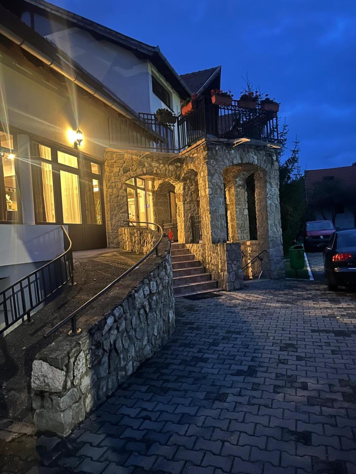 Pensiunea Casa Saxonia Risnov Bagian luar foto